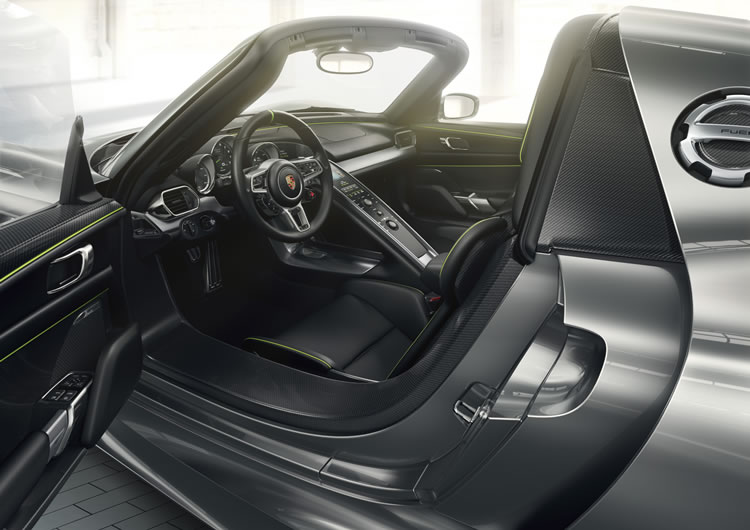 The hybrid Porsche 918 Spyder interior